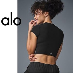 Alosoft Crop Finesse Short Sleeve top Black size Large